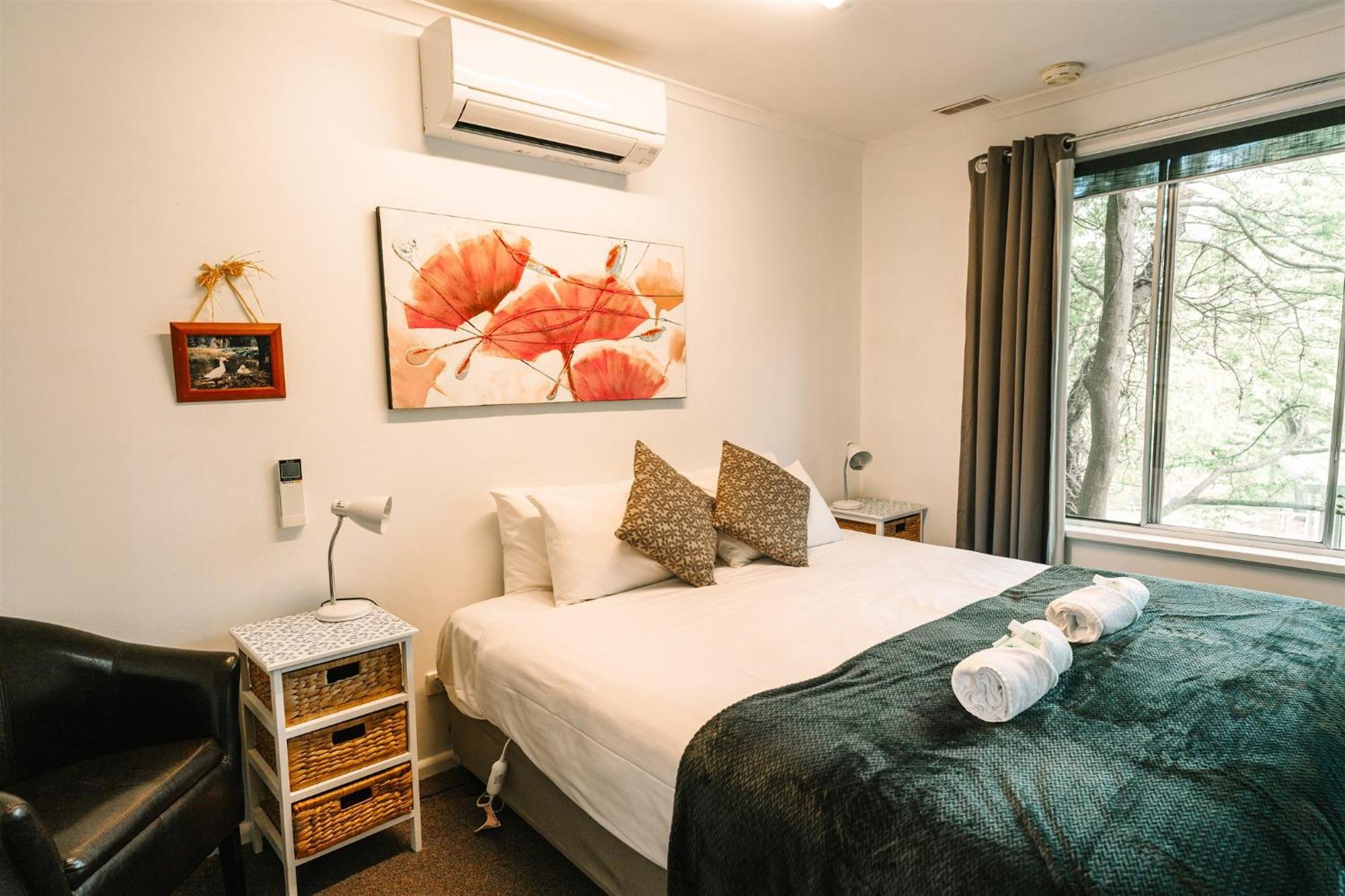Alpine Riverside Cottages Porepunkah Exterior foto