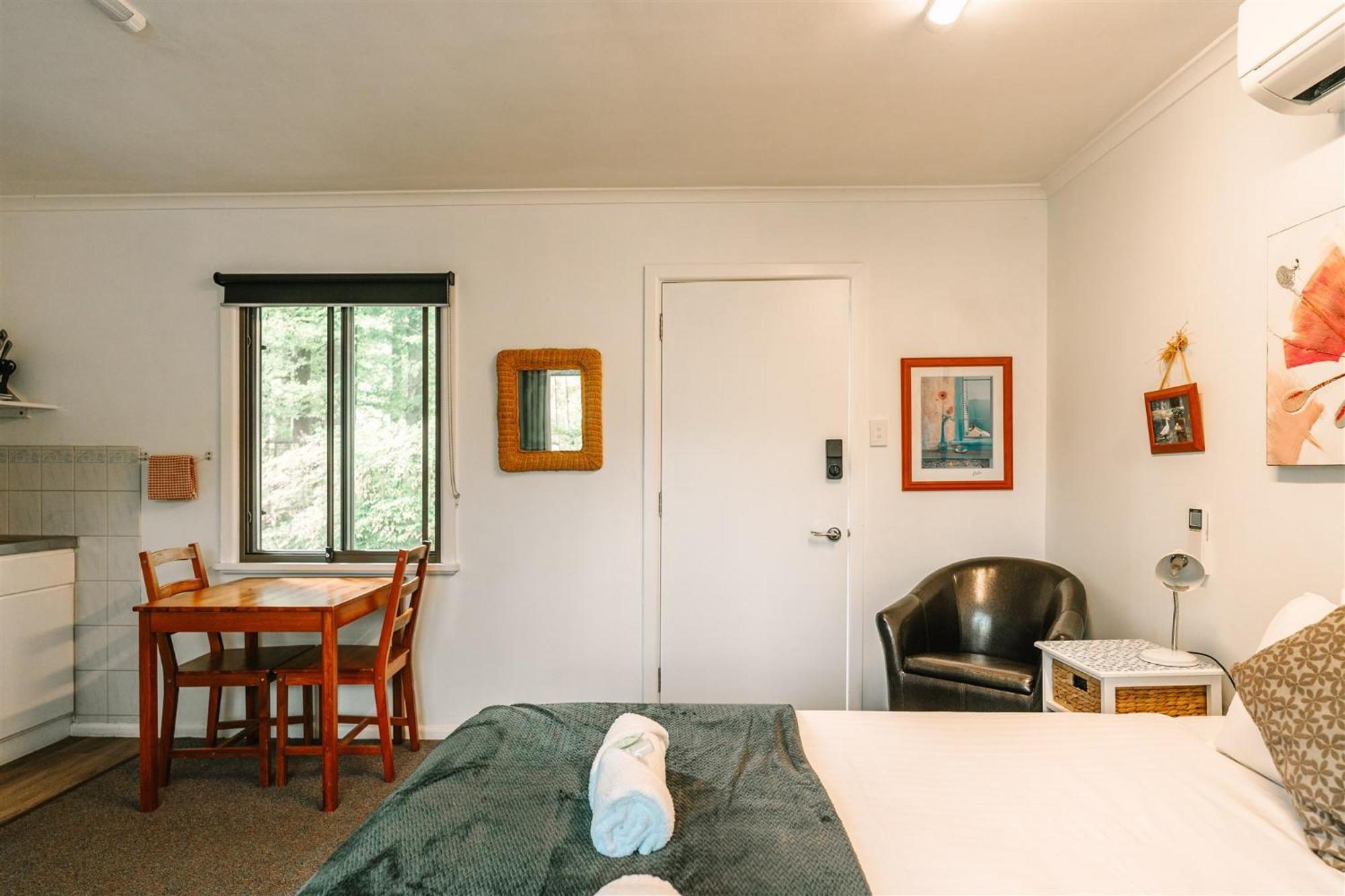 Alpine Riverside Cottages Porepunkah Exterior foto